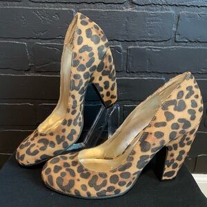 Women’s Bongo Gracie Animal Print Retro Pump size 9.5 Vintage style heel A0012